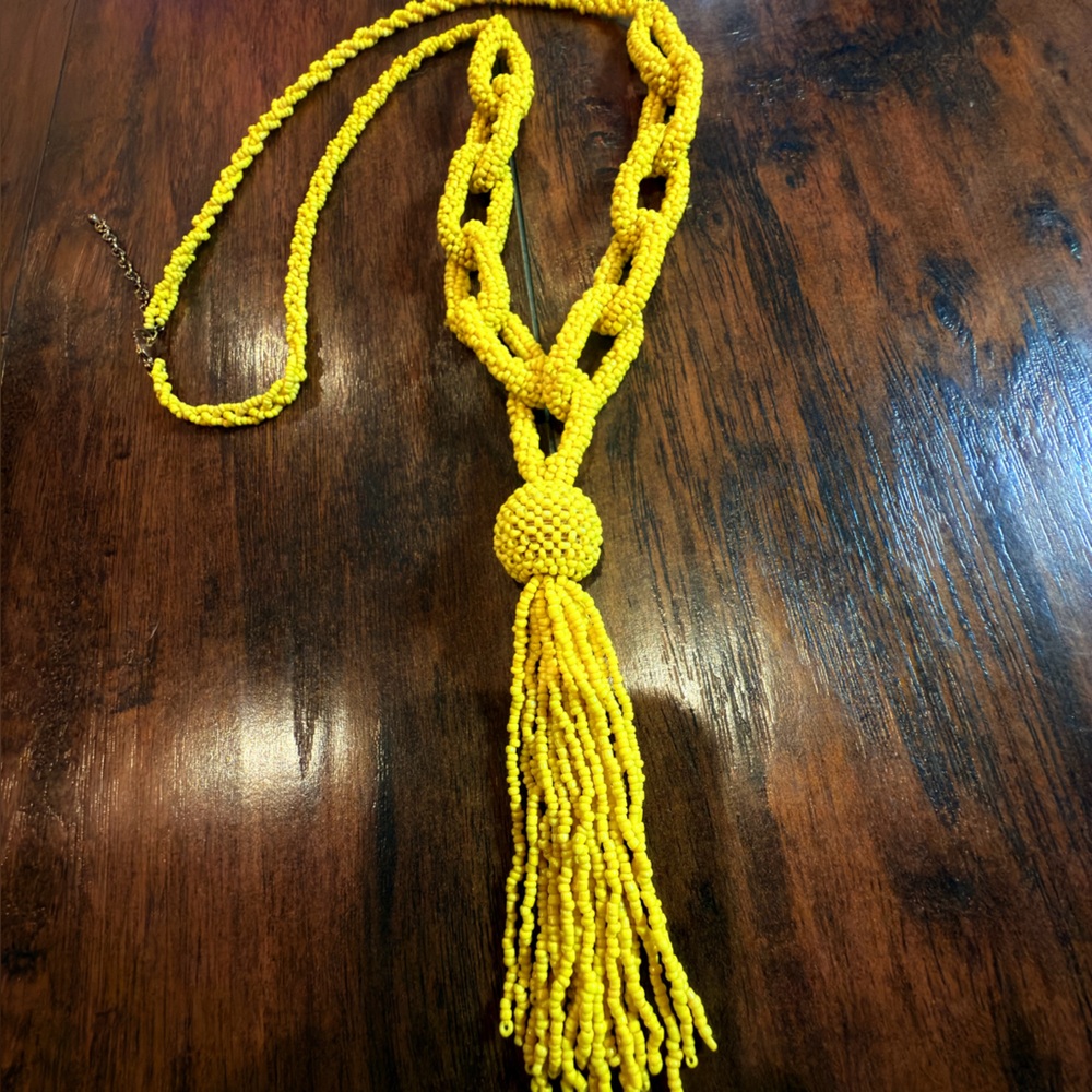 Boho Yellow Seed Bead Interlocking Link Lariat Necklace with Focal Knot NWOT